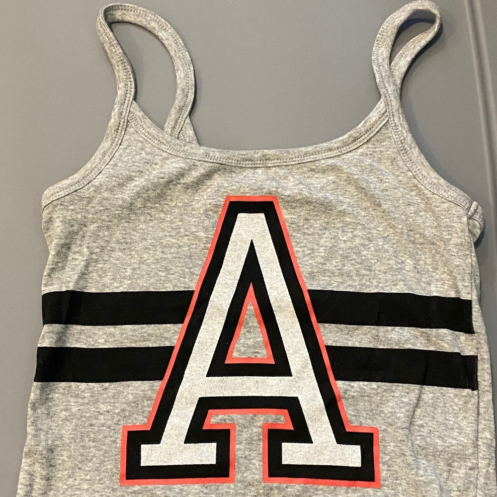 Trendy Grey Graphic A athletic Cropped Tank Top